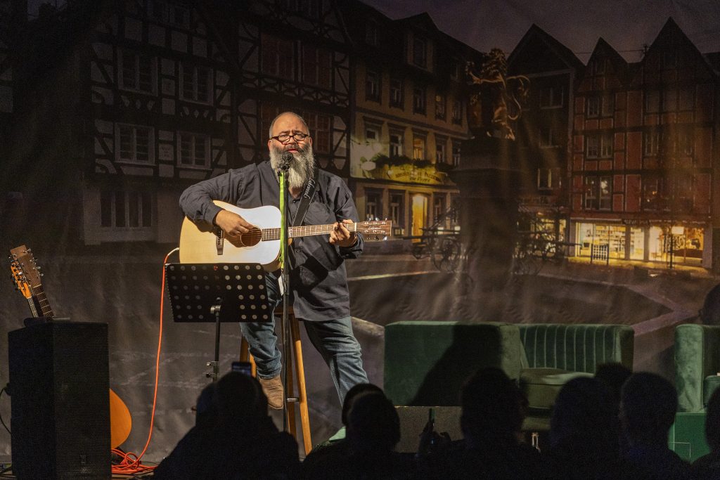 Copyright Röder-Moldenhauer. Bild von Micha auf Bühne